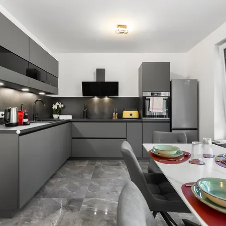 Lit Living Deluxe Woerth - Parking - Box Spring - Bbq - Balcony Apartment *