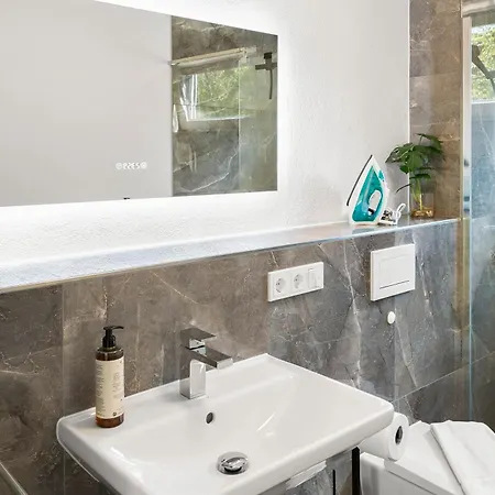 Lit Living Deluxe Woerth - Parking - Box Spring - Bbq - Balcony Apartment *