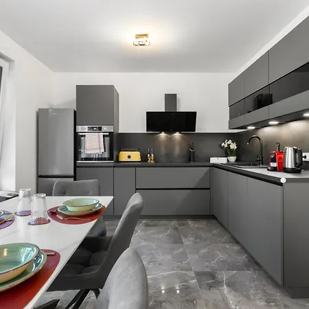 Lit Living Deluxe Woerth - Parking - Box Spring - Bbq - Balcony