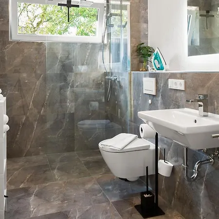 Lit Living Deluxe Woerth - Parking - Box Spring - Bbq - Balcony *