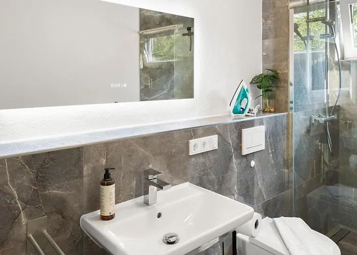 Lit Living Deluxe Woerth - Parking - Box Spring - Bbq - Balcony Διαμέρισμα *