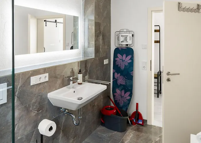 Lit Living Deluxe Woerth - Parking - Box Spring - Bbq - Balcony * וורת אם ריין